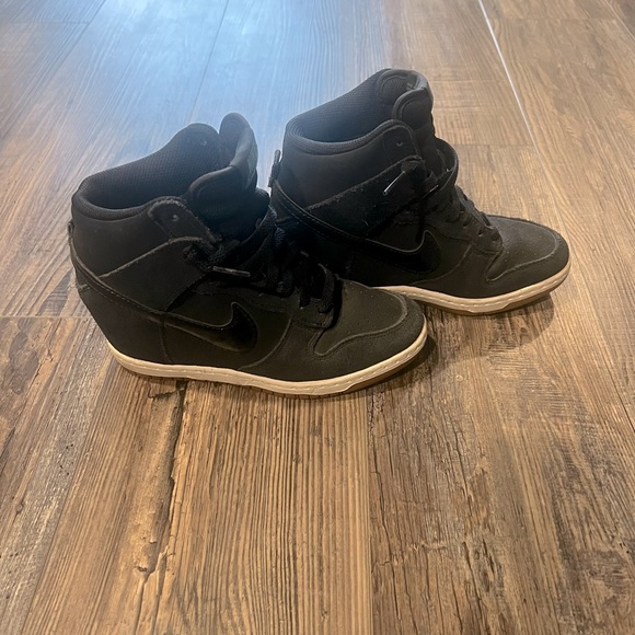 Women’s Nike Dunk Sky High Sneakers Size 5 Black - Picture 9 of 9